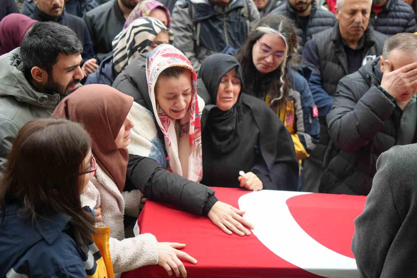 Vakaya giderken kazada hayatını kaybeden ambulans sürücüsüne hüzünlü veda