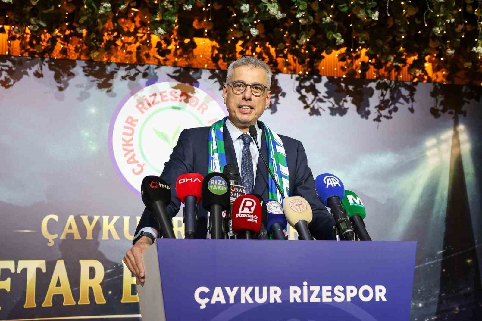 Kemal Memişoğlu "Rizespor Süper Lig’deki spor kulüplerine örnek olan davranış ve yapı içerisinde"