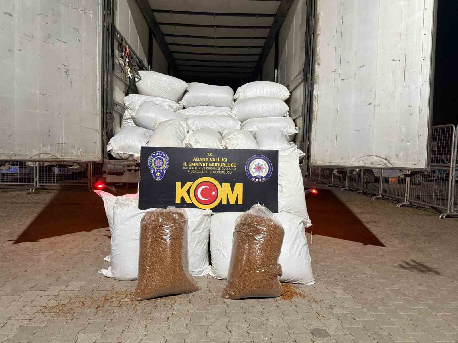 Adana’da 3 ton kaçak tütün ele geçirildi