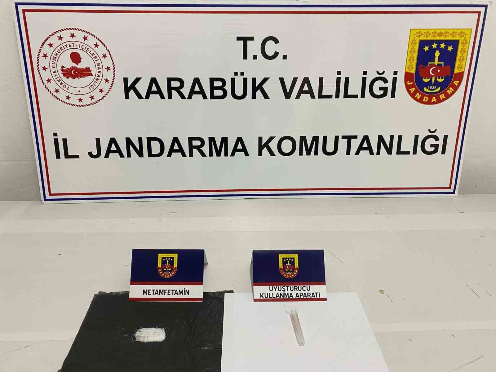 Karabük’te Jandarmadan uyuşturucu operasyonu: 3 şüpheli yakalandı