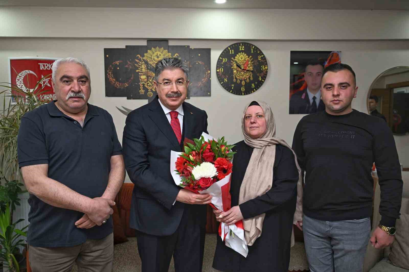 Vali Yılmaz’dan şehit Jandarma Uzman Onbaşı Tarkan Karaca’nın ailesine ziyaret