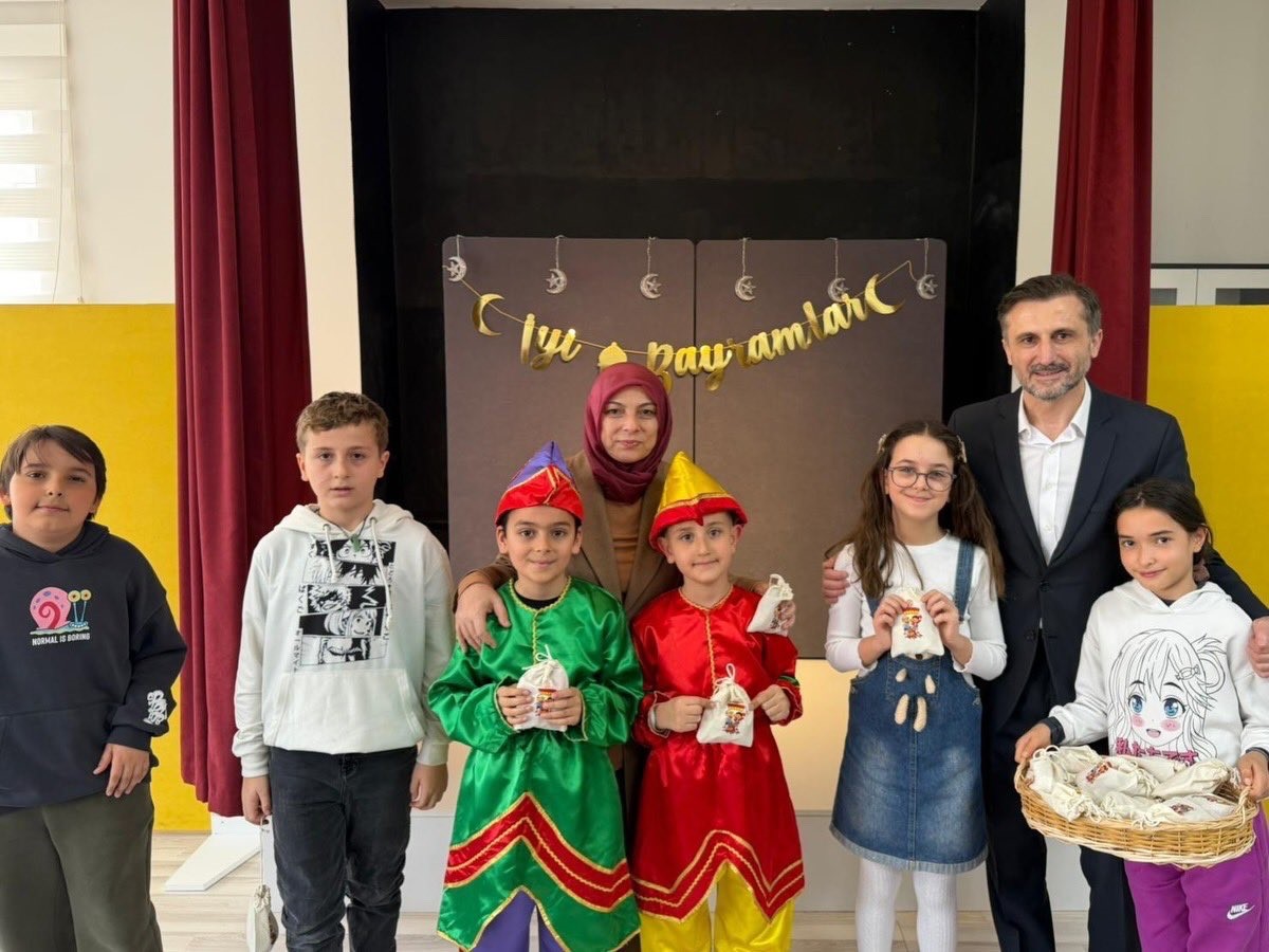 Bayram hediyeleri il müdüründen