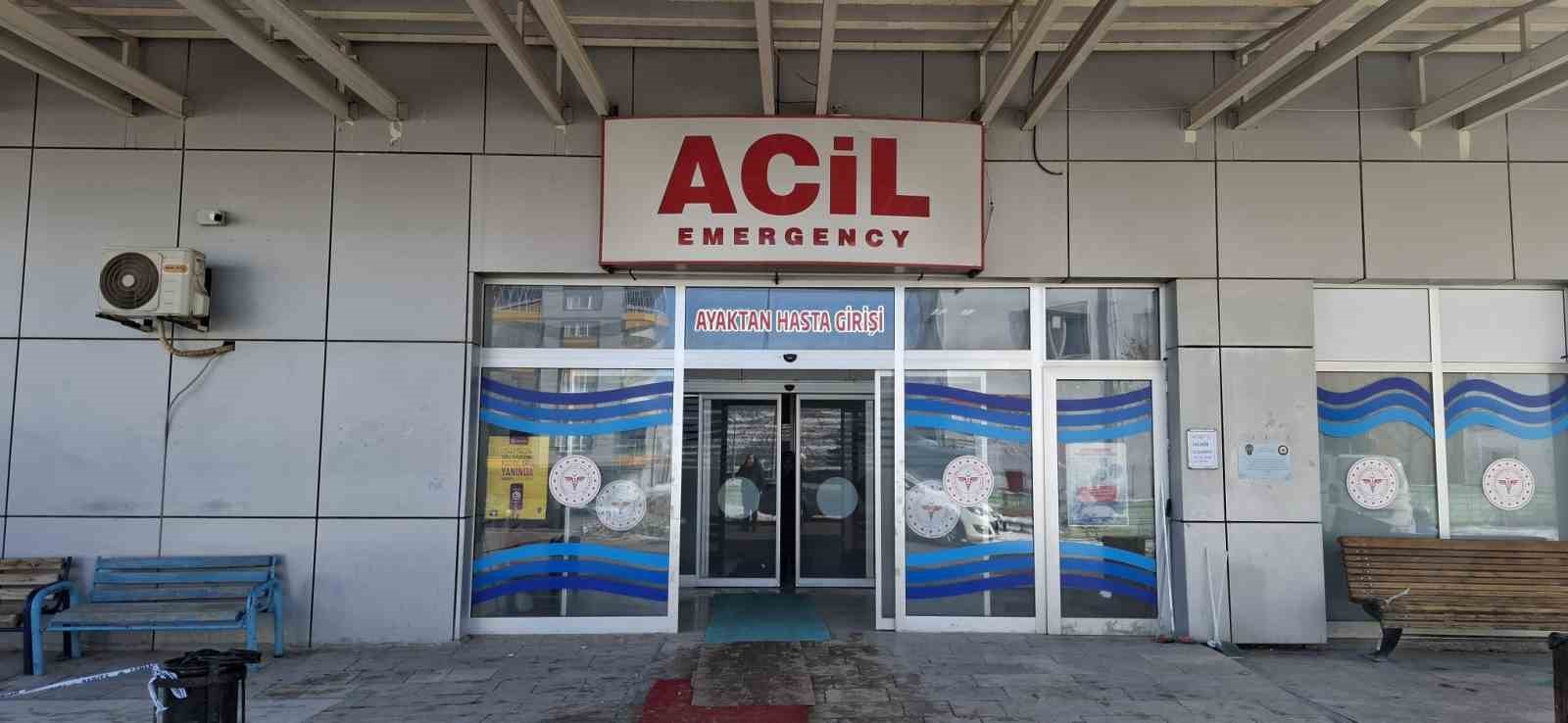 Otomobil ağaca çarptı: 1 yaralı