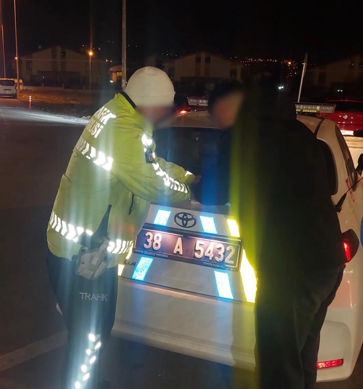 Alkolmetreyi üflemeyi reddeden sürücüye 150 bin TL para cezası