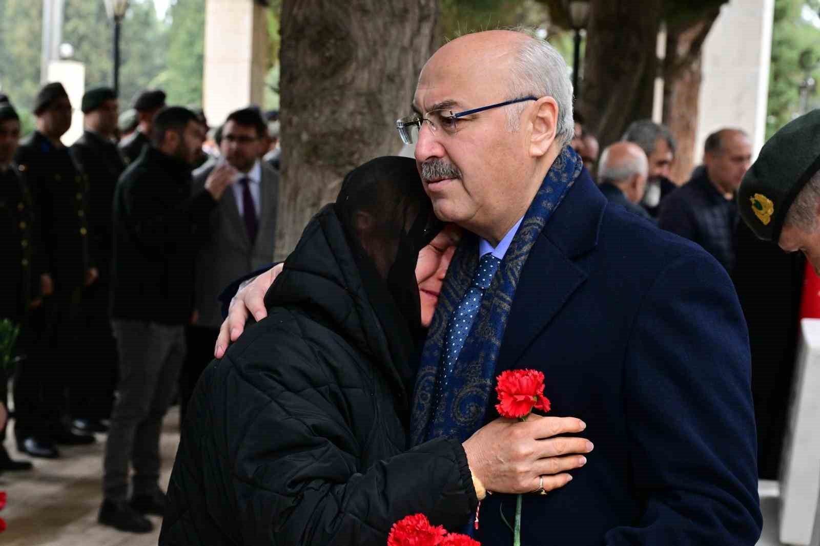 Valisi köşger şehit aileleri ve devlet korumasındaki çocuklarla bayramlaştı