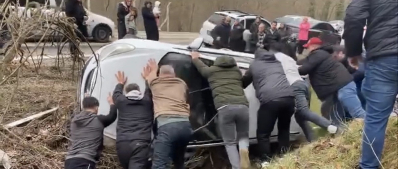 Bursa’da feci kaza: Araç takla attı