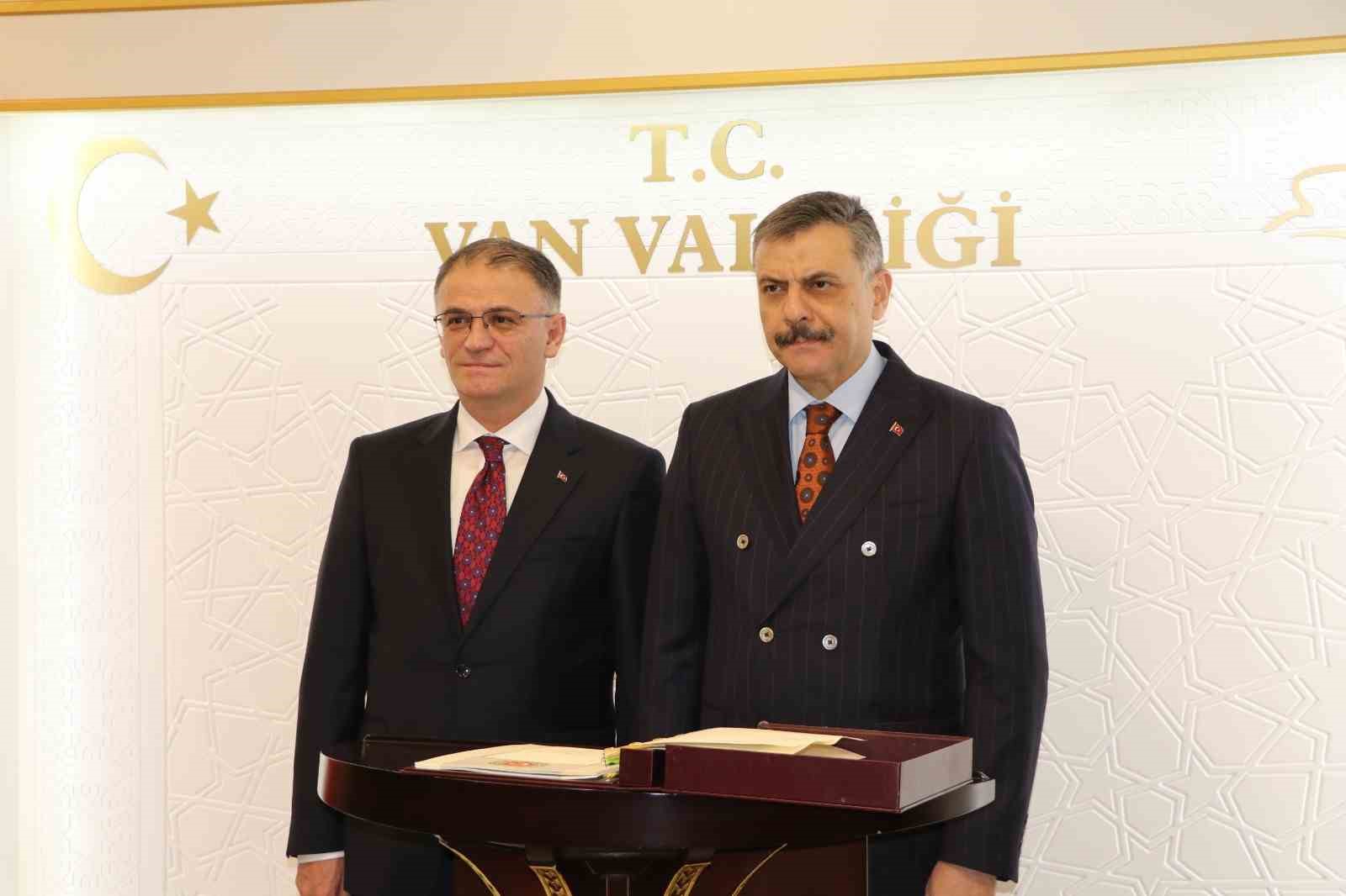 Bakan Çiftçi Van’da