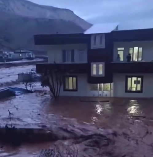 Şırnak’ta sağanak sele neden oldu, evleri su bastı