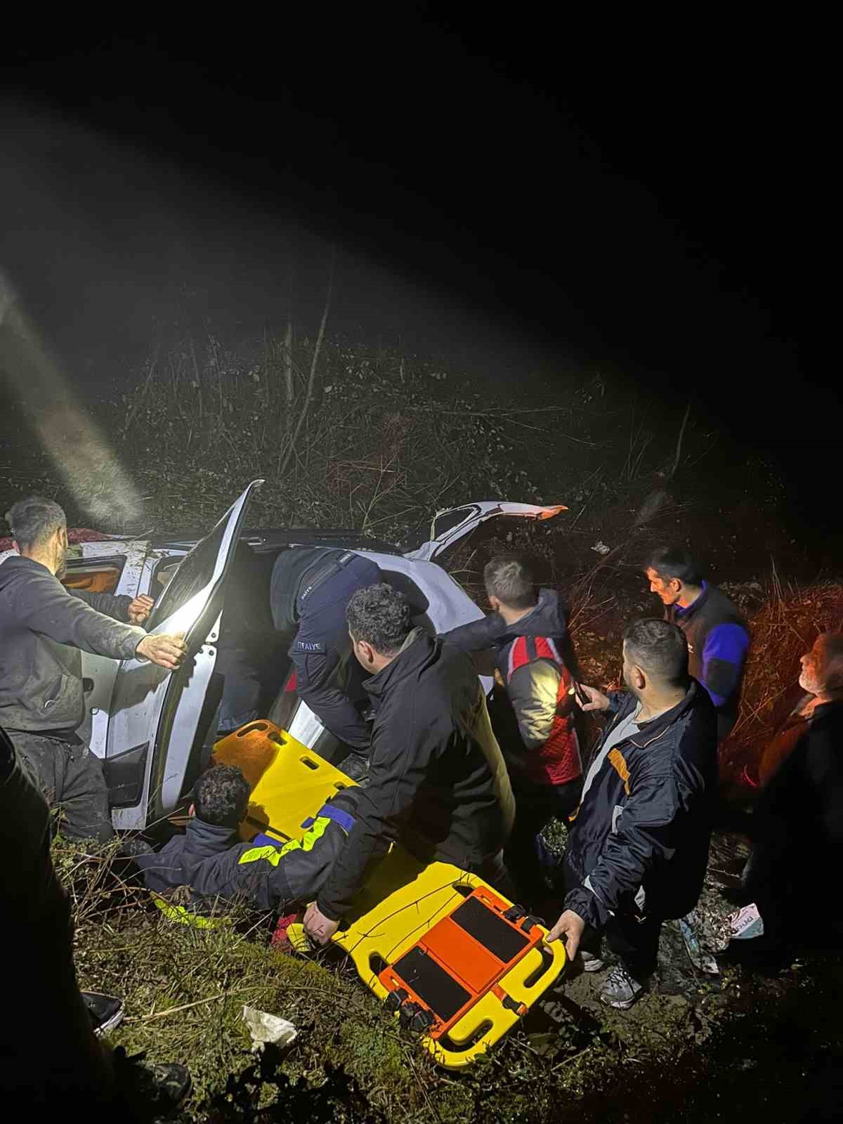 Sinop’ta otomobil uçuruma yuvarlandı: 7 yaralı