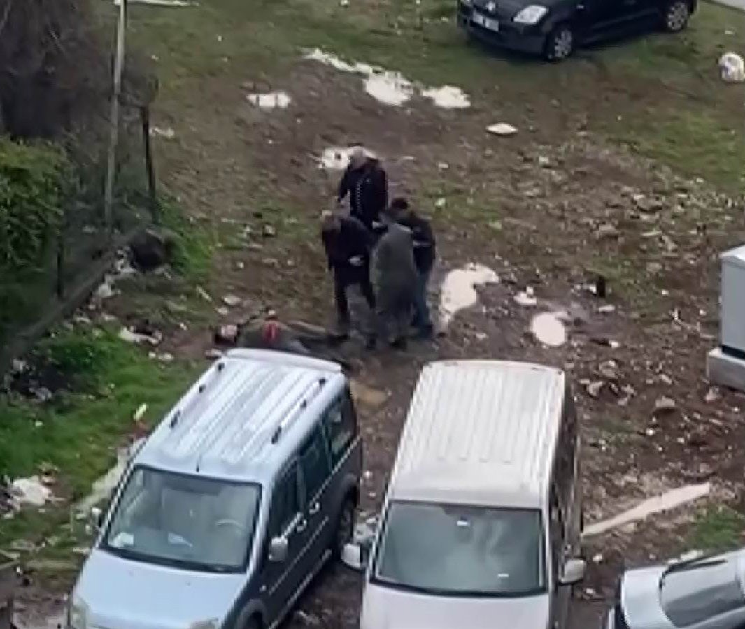 Diyarbakır’da bıçaklı kavga anı kameraya yansıdı