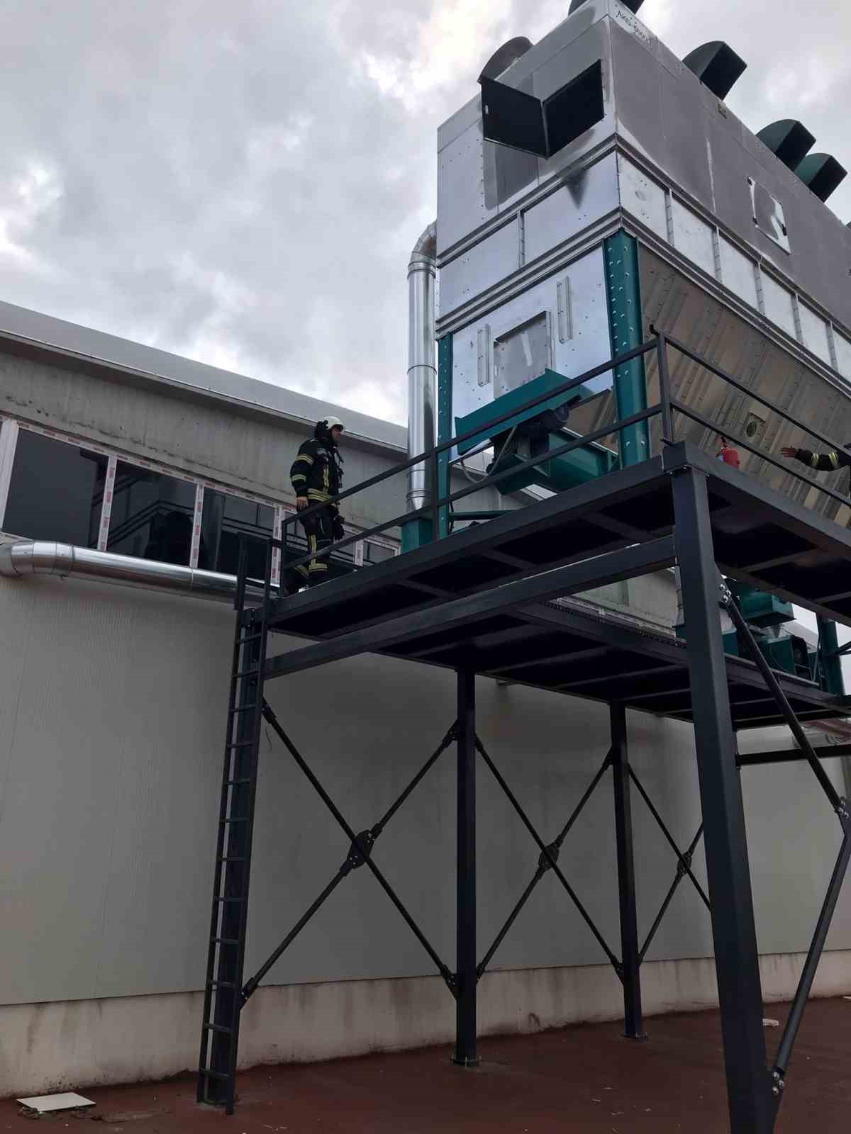 Elazığ’da mobilya fabrikasında yangın