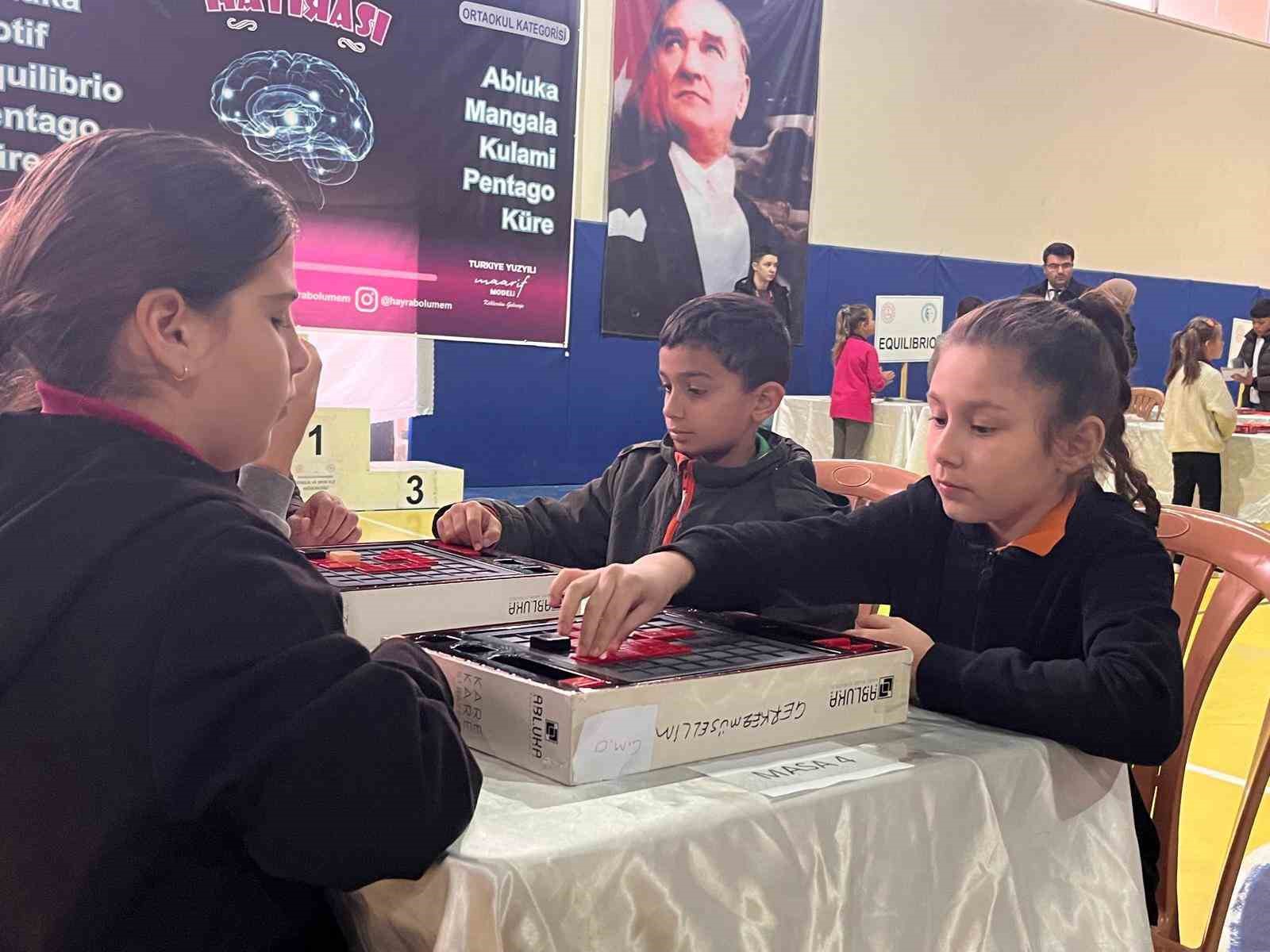 Hayrabolu’da akıl ve zeka oyunları turnuvası düzenlendi