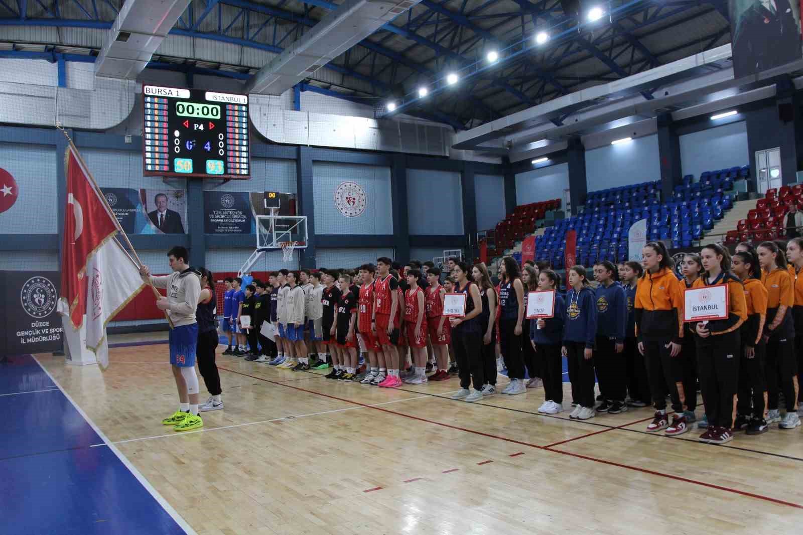 Basketbol yarı final müsabakaları Düzce’de başladı