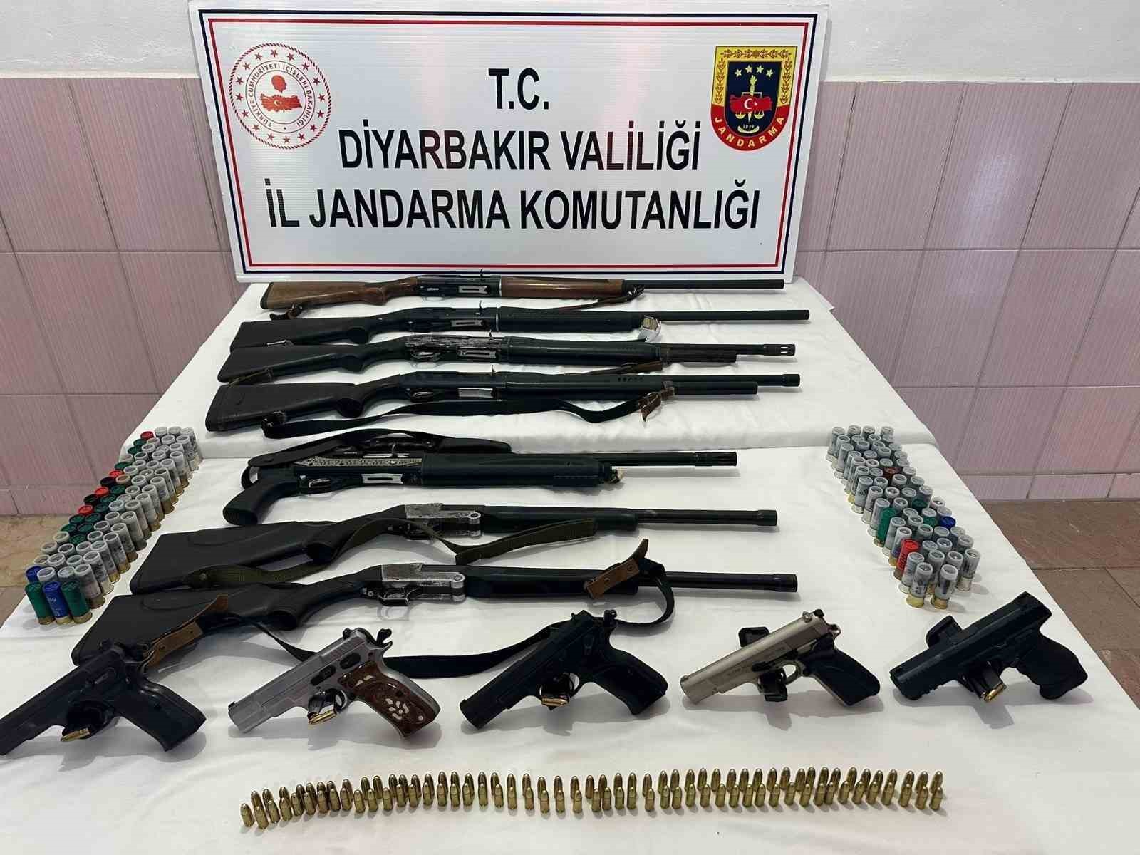 Diyarbakır’da silah kaçakçılarına darbe