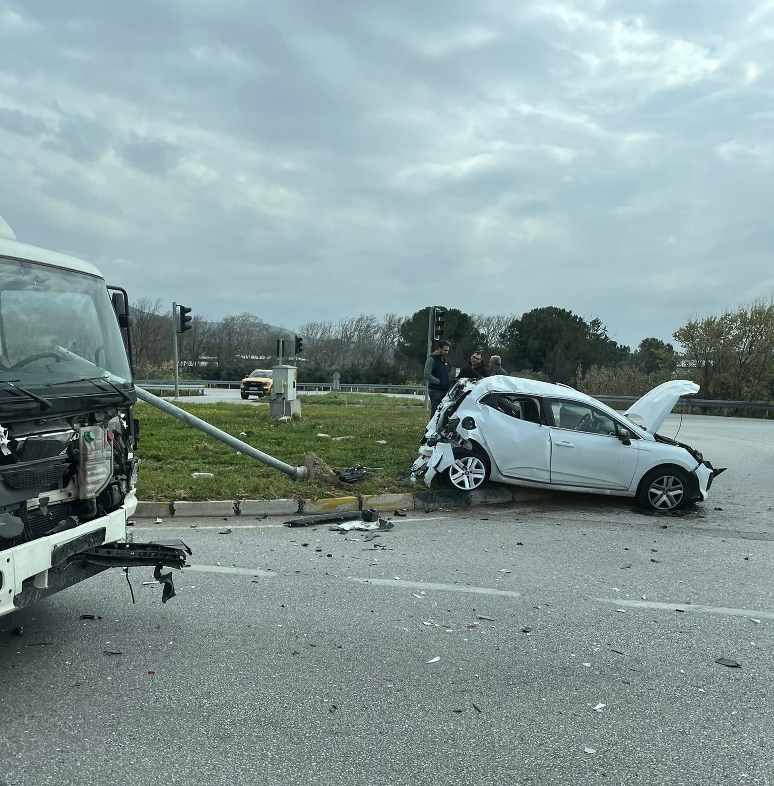 Akhisar’da OSB kavşağında trafik kazası: 1 yaralı