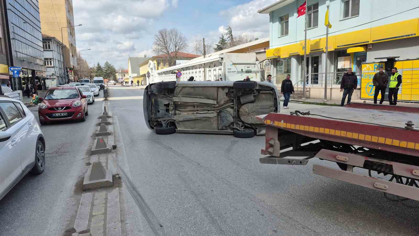 Eskişehir’de Yan Yatan Otomobilden Mucize Kurtuluş