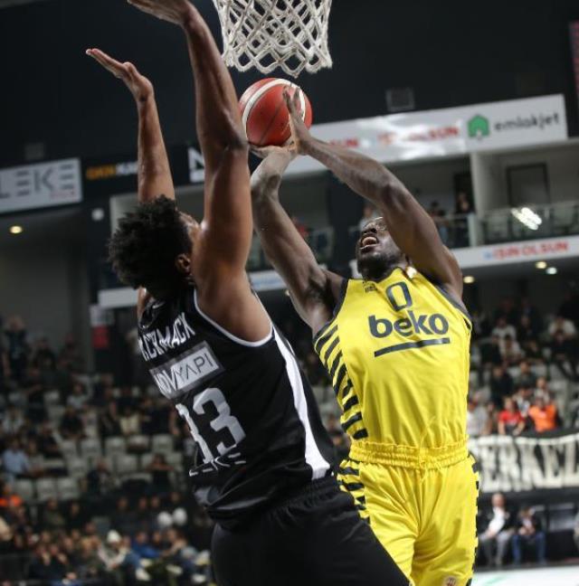 Potada derbi Fenerbahçe'nin! Yenilmezlik serisine Beşiktaş da son veremedi