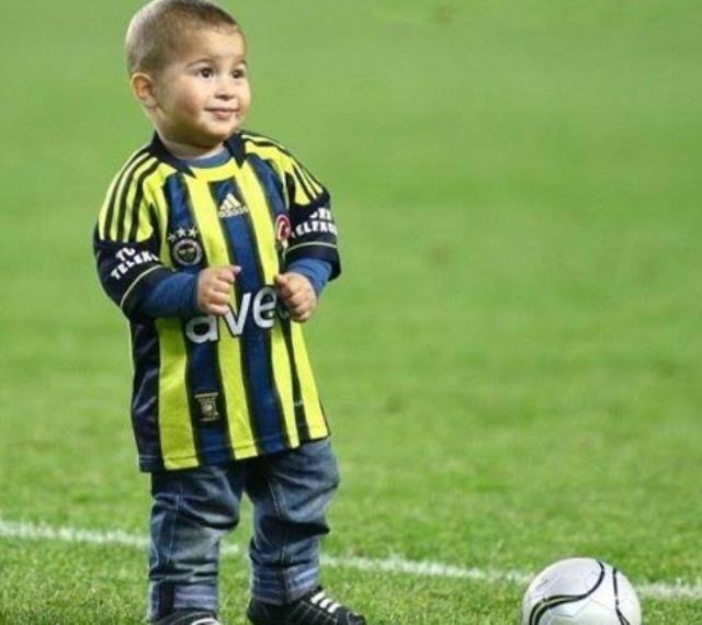 Alex'in sevimli oğlu büyüdü, babasının kopyası oldu! Futbolculuğu da bir o kadar iyi