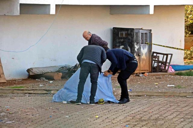 Genç kadın, 15 katlı binanın çatısından beton zemine düşerek öldü