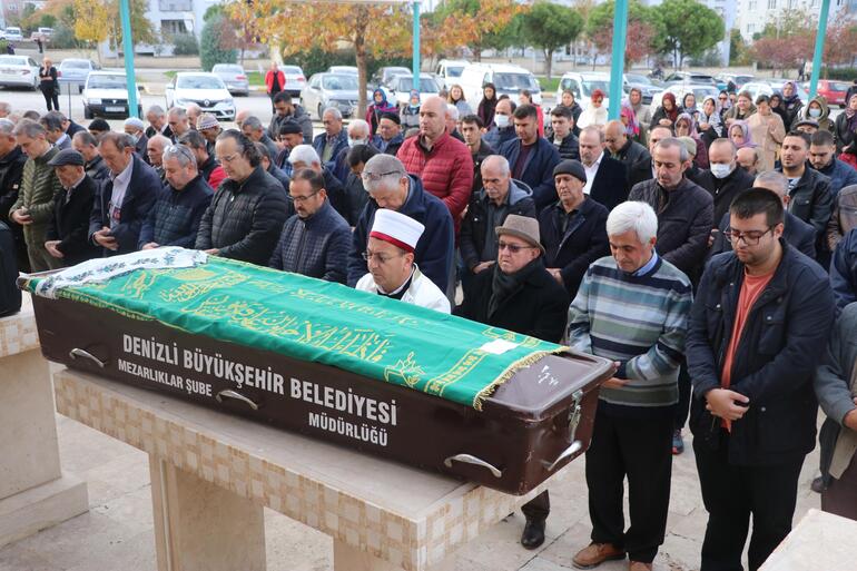 Koronavirüsle mücadele ederken hastalanan 'yılın doktoru' hayatını kaybetti