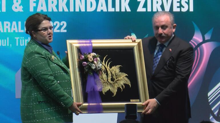 Bakan Derya Yanık, Engelsiz Yaşam Fuarı ve Farkındalık Zirvesi'nde konuştu