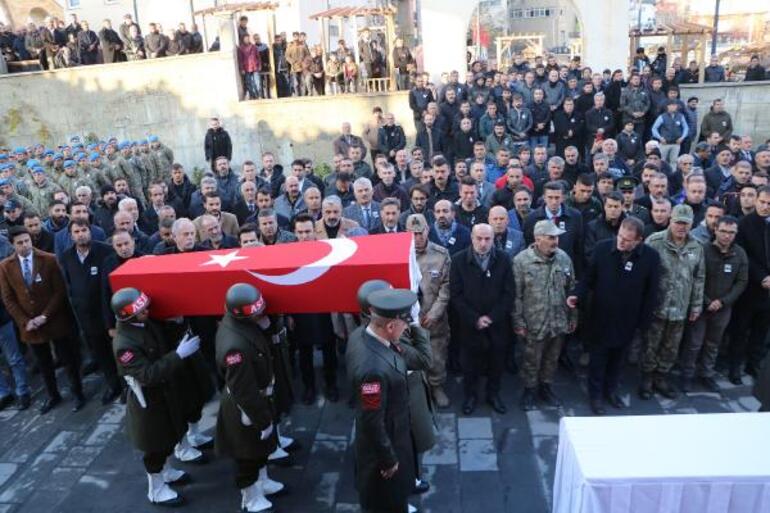 Şehit Topçu Uzman Çavuş Korkmaz, Hakkari'de toprağa verildi