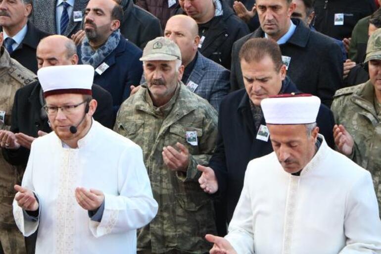 Şehit Topçu Uzman Çavuş Korkmaz, Hakkari'de toprağa verildi