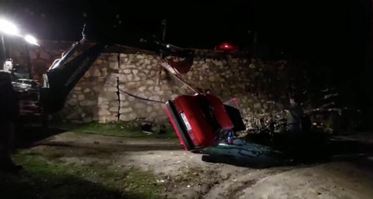 Direğe çarpan otomobil, 5 metre yüksekten evin bahçesine düştü