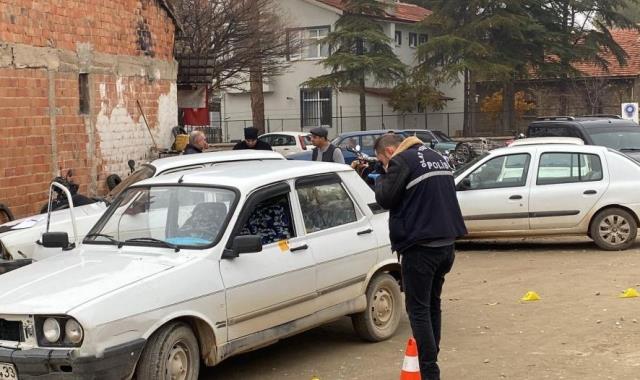 Baba-oğula kanlı pusu! Araçlarını kurşun yağmuruna tuttular, ikisi de hayatını kaybetti