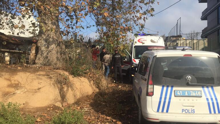 Çöken odunluğunun altında kaldı, yara almadan kurtarıldı