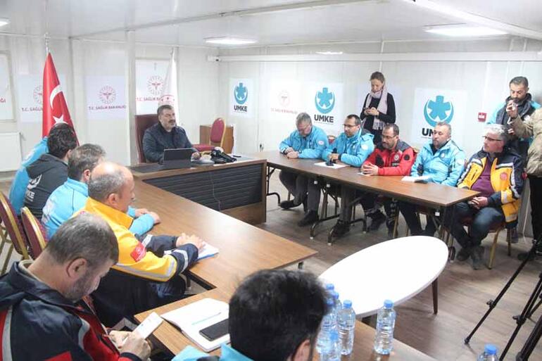 Bakan Koca: Hatay'da 95 yoğun bakım hastası şehir dışına sevk edildi