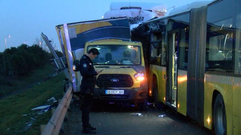 Tuzla'da TIR, yol bakım aracı ve İETT otobüsüne çarptı: 2 ölü, 2 yaralı