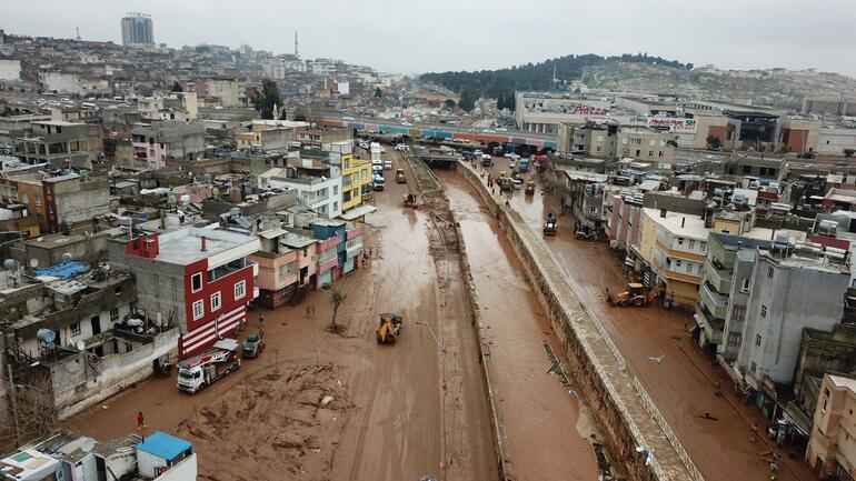 Şanlıurfa'da sel felaketinin izleri silinmeye çalışılıyor, kayıp 1 kişi aranıyor