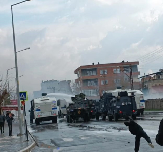 Mardin'de Nevruz kutlamasında skandal görüntüler! HDP'li Günay'ın da katıldığı etkinlikte PKK paçavrası açtılar