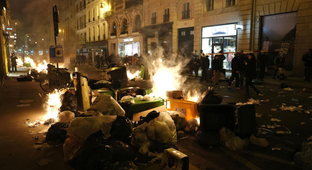 Paris Belediyesi, 243 göstericinin gözaltına alındığı protestolar sonrası kriz masasını topladı