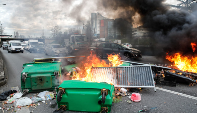 Paris Belediyesi, 243 göstericinin gözaltına alındığı protestolar sonrası kriz masasını topladı