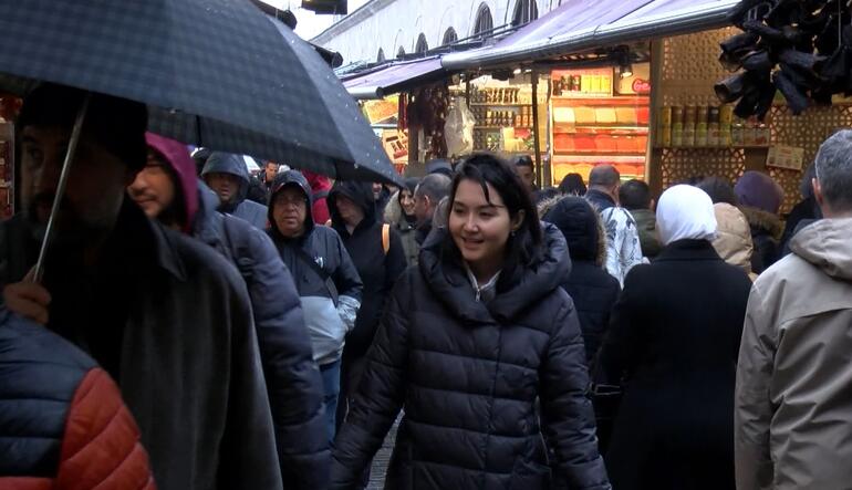 Eminönü'nde ramazan hareketliliği