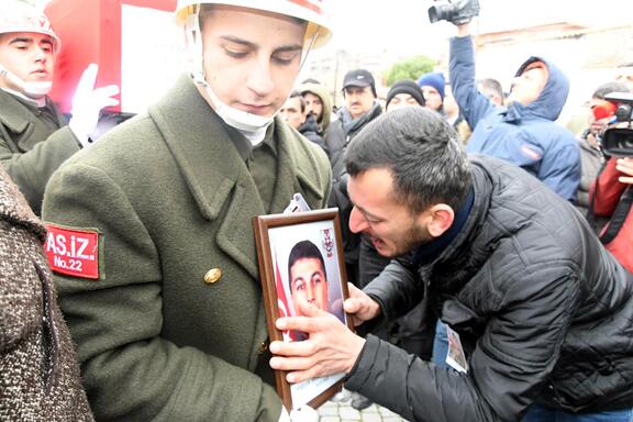 Kalp krizinden hayatını kaybeden sözleşmeli er, toprağa verildi