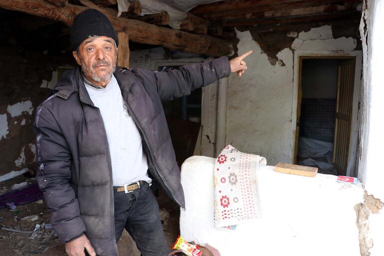 2 çocuk babası depremzede: Her taraf çatladı ve yarıldı