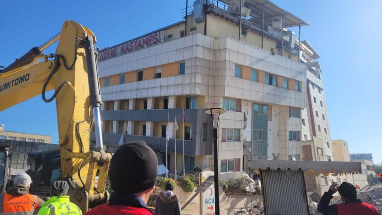 Depremde yakınlarından 26 kişiyi kaybeden Doç. Dr. Sürmeli: İlk defa 14 Mart bu kadar acı geçecek  benim için