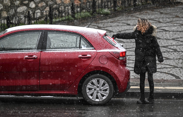 İstanbul ve Ankara'dan sonra bir kar haberi de İzmir'den