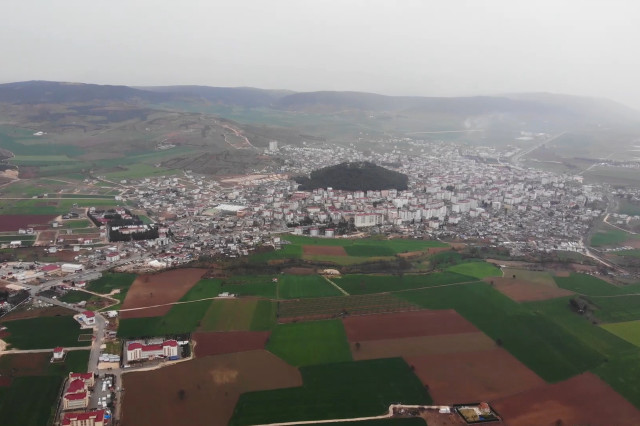 Şehir dışındaki ailesinin yanına gidecekken depreme yakalandı! Kendisi kurtuldu, oğlu öldü