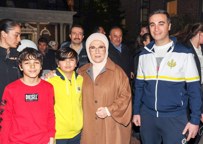 Emine Erdoğan, New York'ta Türk ailenin evinde iftar yaptı