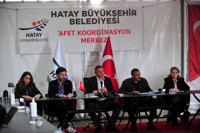 Hatay Belediye Başkanı Savaş: En kötü günde bizim bu şehri terk etme lüksümüz yok