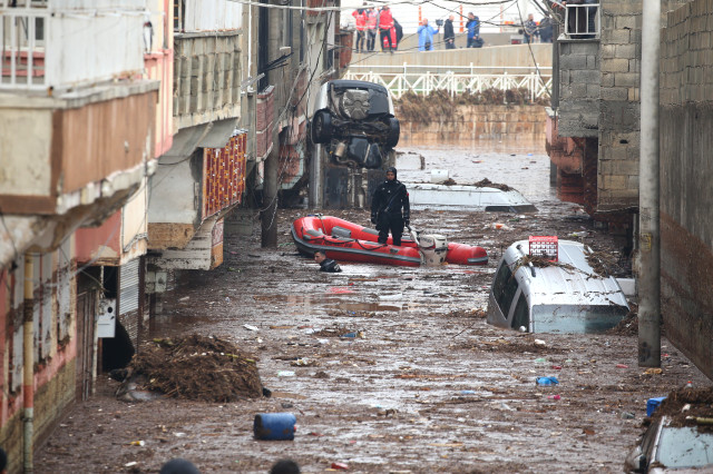 Şanlıurfa ve Adıyaman'dan gelen görüntüler sel felaketinin boyutunu gözler önüne serdi