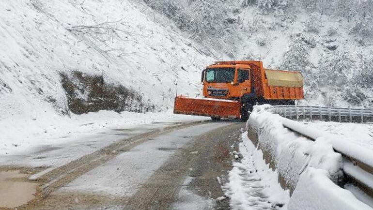 Bolu Dağı'nda kar yağışı