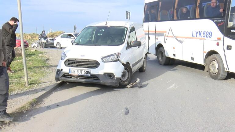 Başakşehir'de çarptığı bariyer otomobile ok gibi saplandı