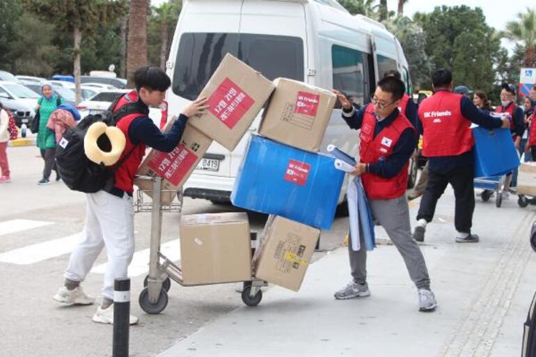 Güney Koreli gönüllüler, depremzedeler için Osmaniye'de