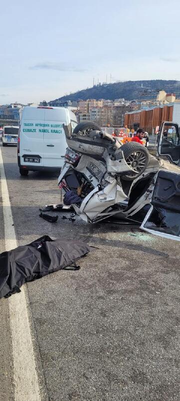 Yolu kaçırınca geri geri gelen sürücünün otomobiline cip çarptı: 1 ölü, 4 yaralı