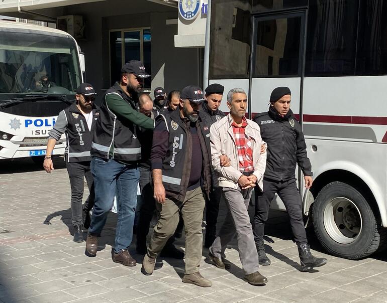 İzmir'deki FETÖ operasyonunda 12 şüpheli tutuklandı, 35'i adliyede